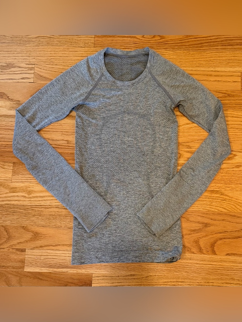 Lululemon Swiftly Tech Long Sleeve Gray Seamless Running Yoga Thumbhole Size 0